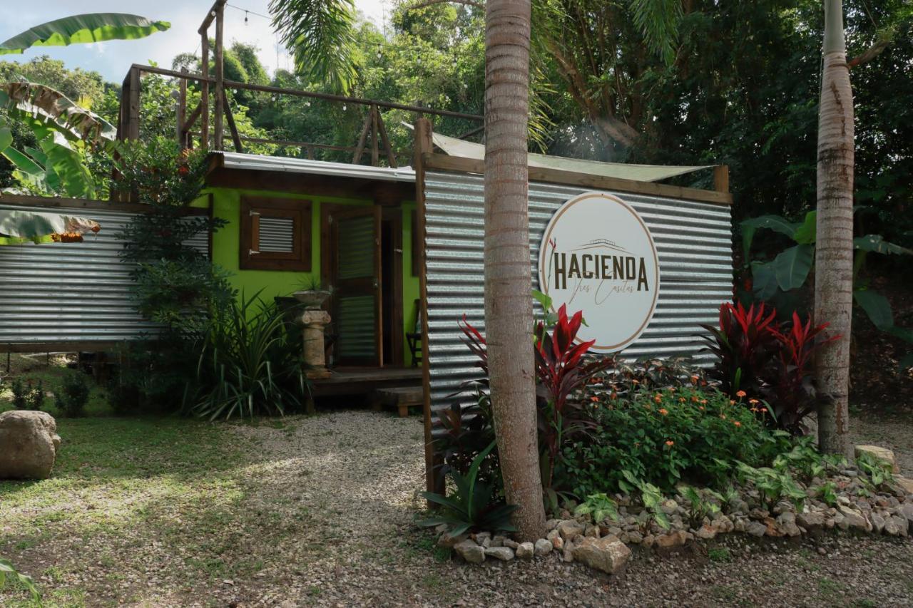 Hacienda Tres Casitas Country house