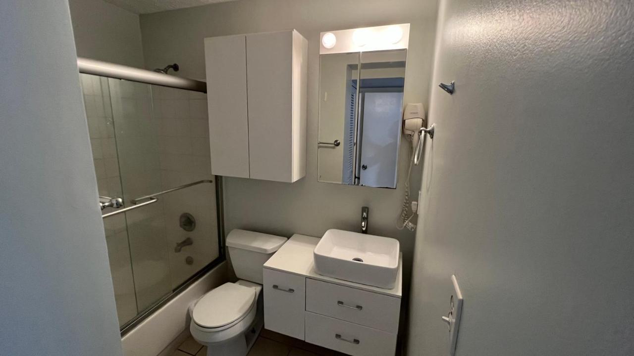 Ocean Front 2 Bedroom & Bath In Isla Apartment *