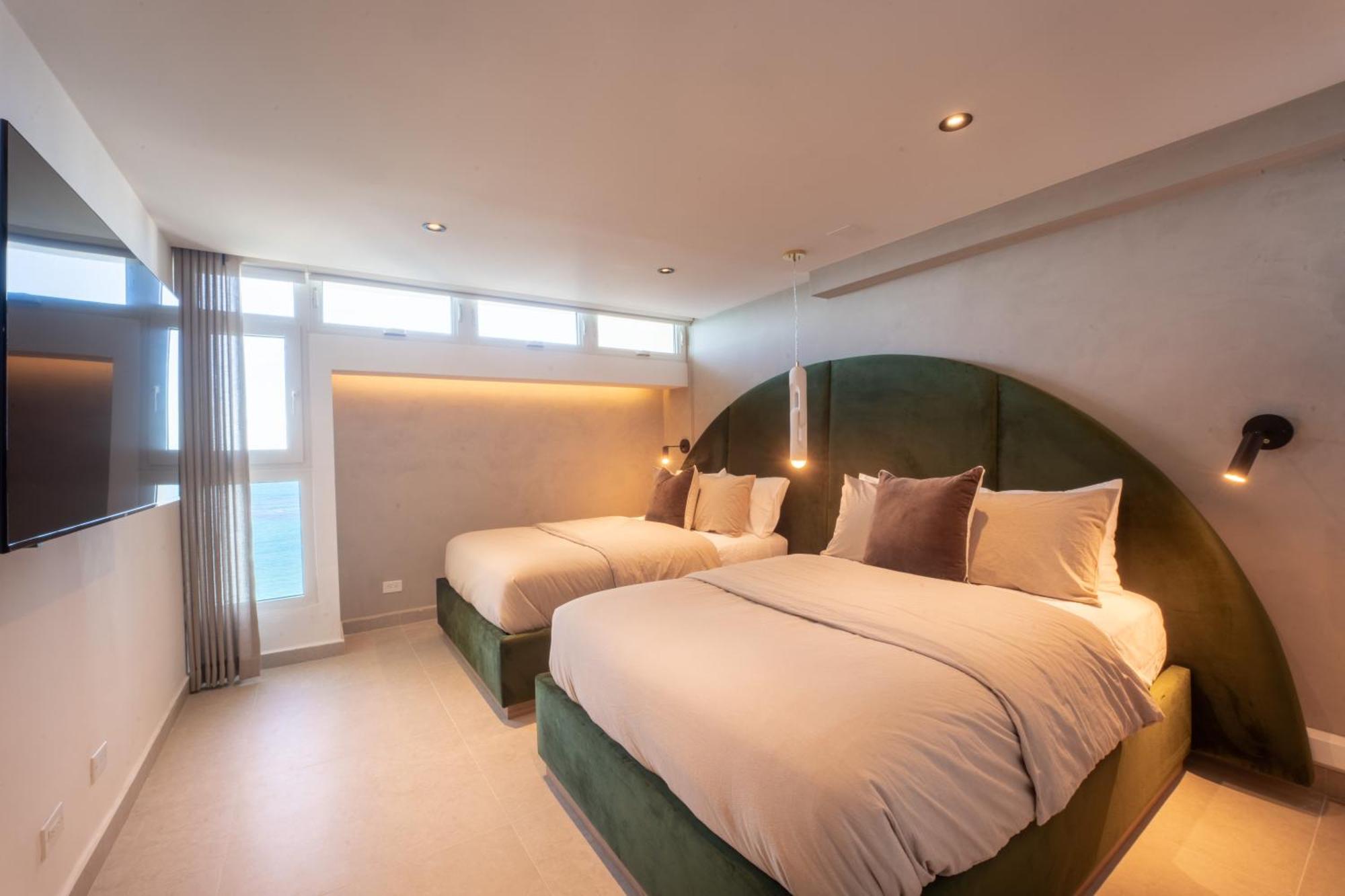 Ocean View Deluxe Suite: Pvt. & Pool Apartahotel *