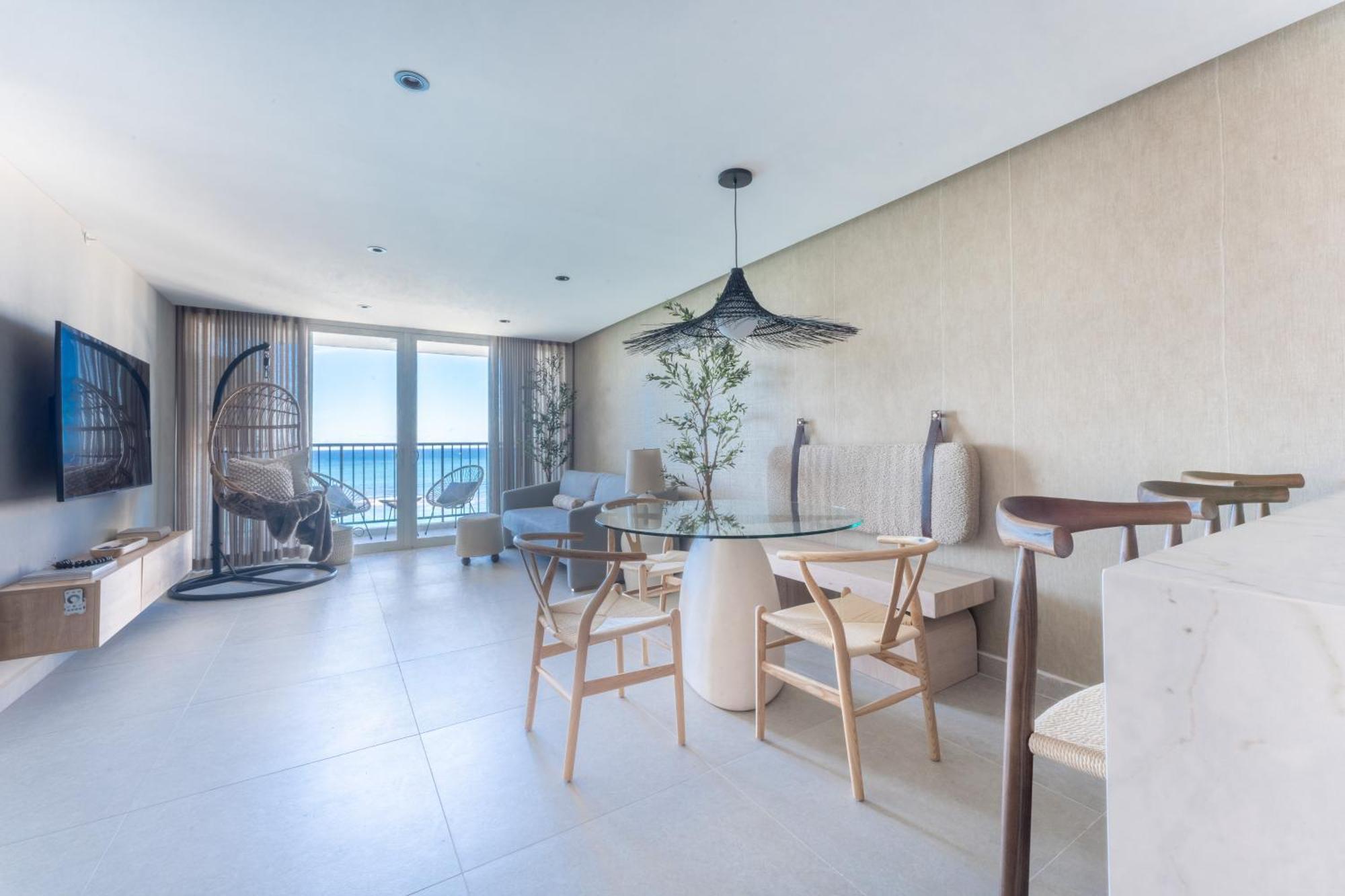 Ocean View Deluxe Suite: Pvt. & Pool *