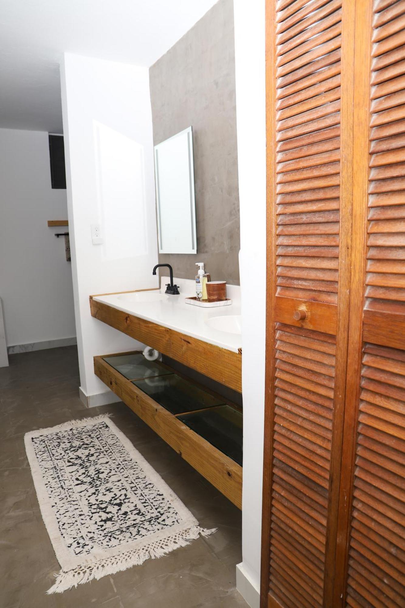 Private In Duplex W 4 Baths Fq Beds 1-3ppl Habitación en casa particular San Juan