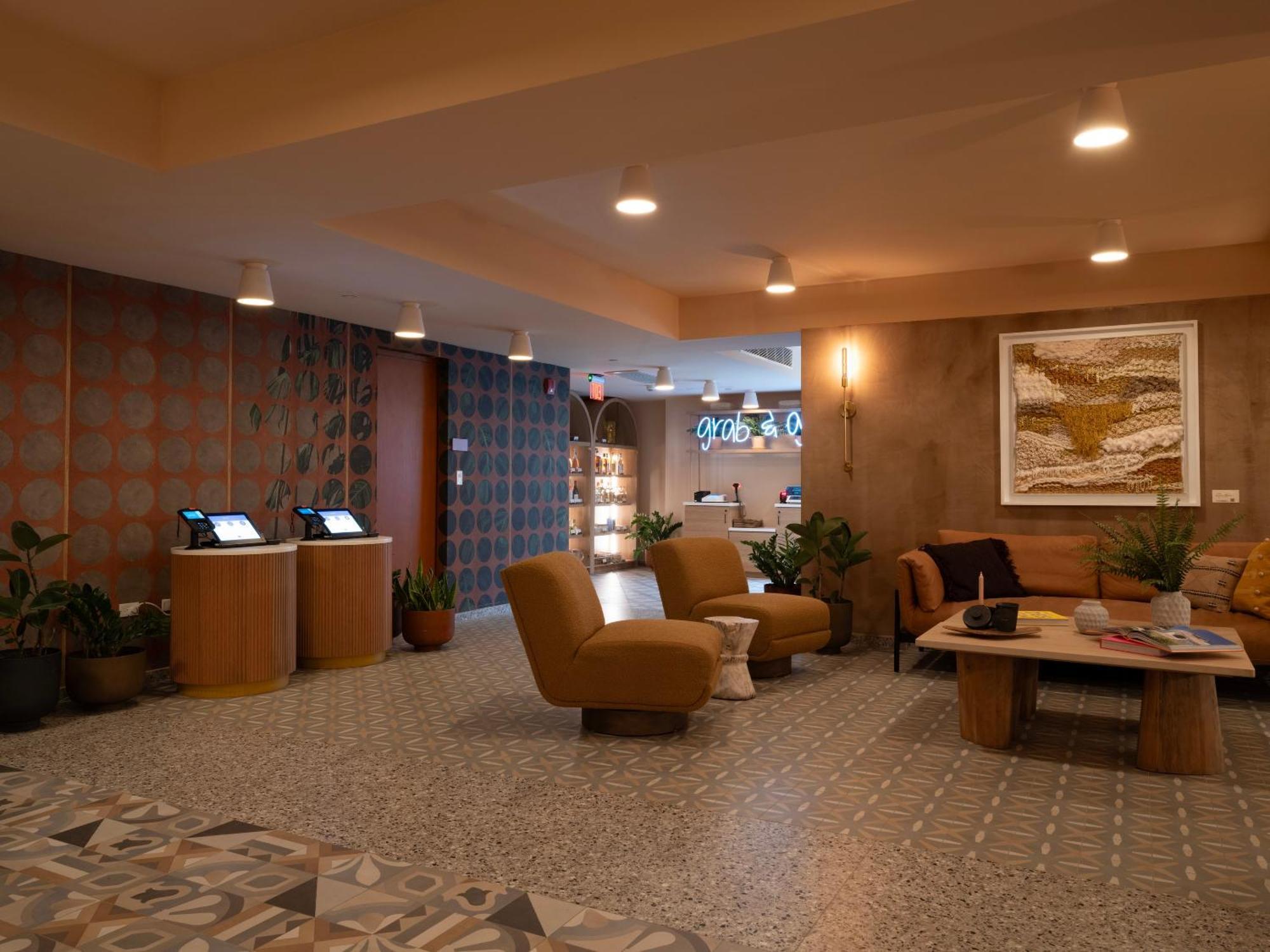 Apartahotel Hibird- And