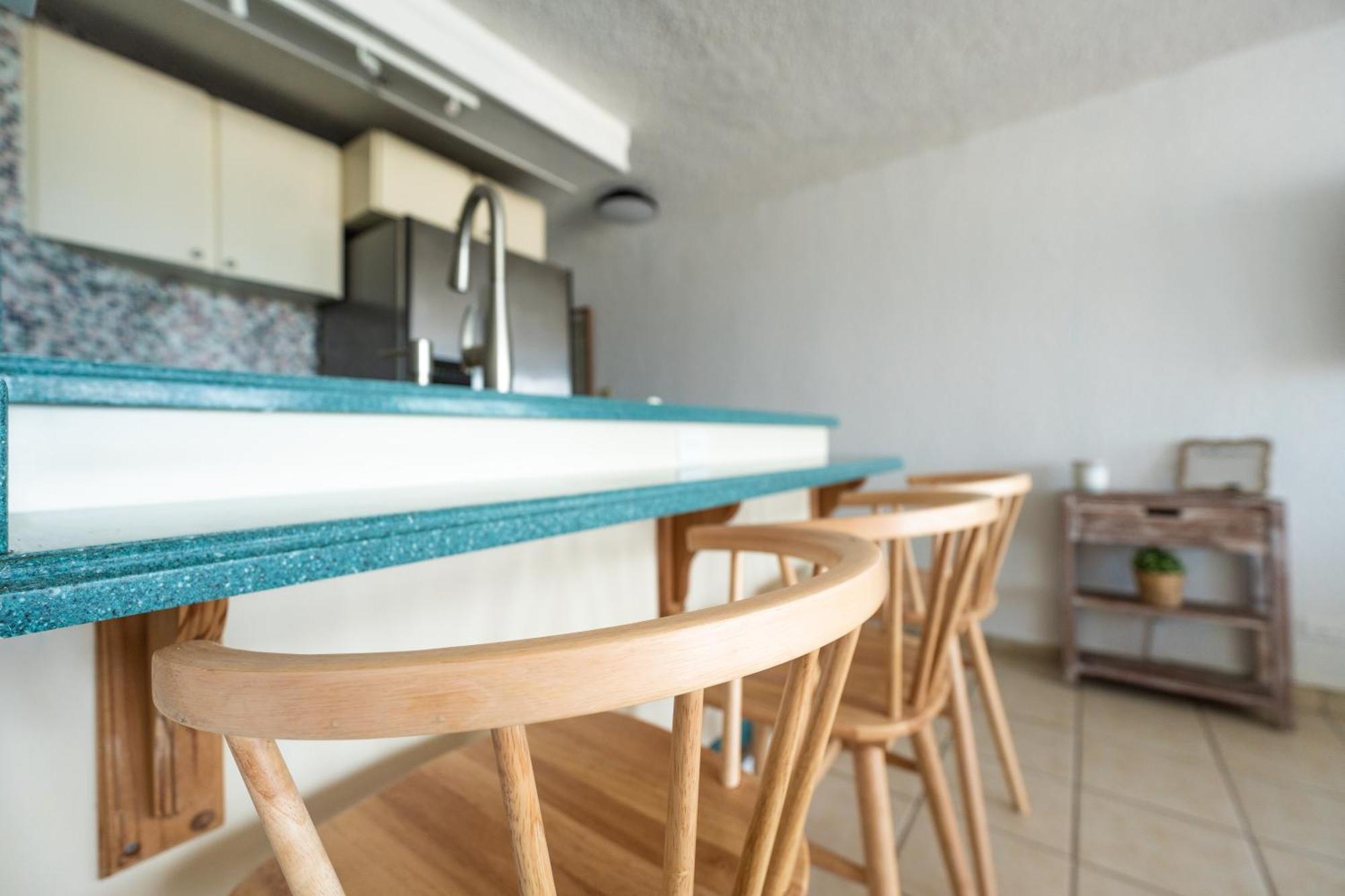 Ocean View Deluxe Suite: Pvt. & Pool Apartahotel *