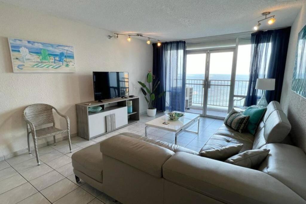 Ocean View Deluxe Suite: Pvt. & Pool Apartahotel