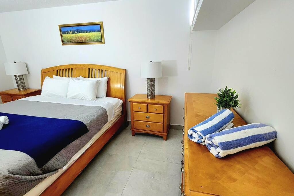 Ocean View Deluxe Suite: Pvt. & Pool Apartahotel San Juan