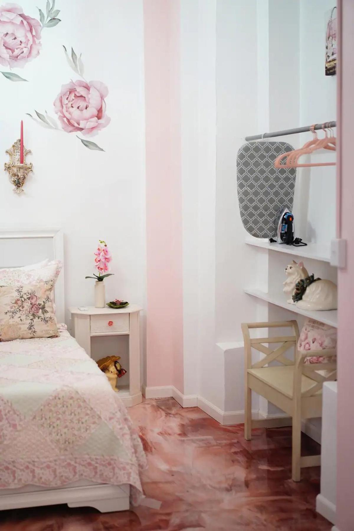 The & Vintage At Casa Of Essence In Heart Of Old Apartment