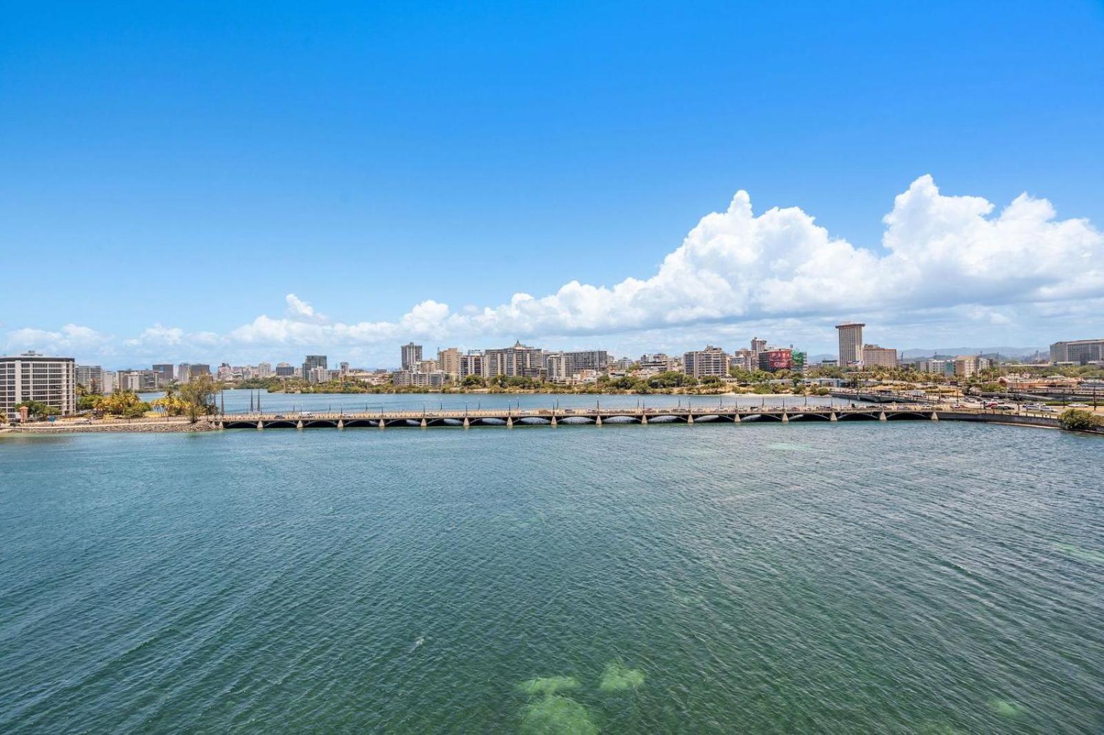 Ocean Breeze With Lagoon View - 4 Guests Apartment